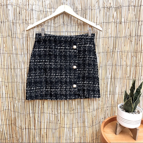 NWOT Black & White Tweed Mini Skirt - Picture 2 of 5